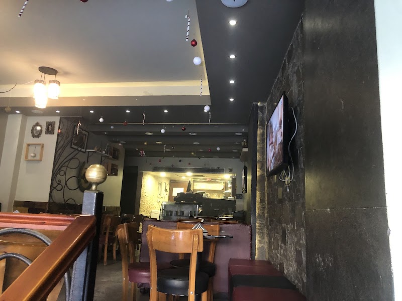 Leila Cafe - Photo 3