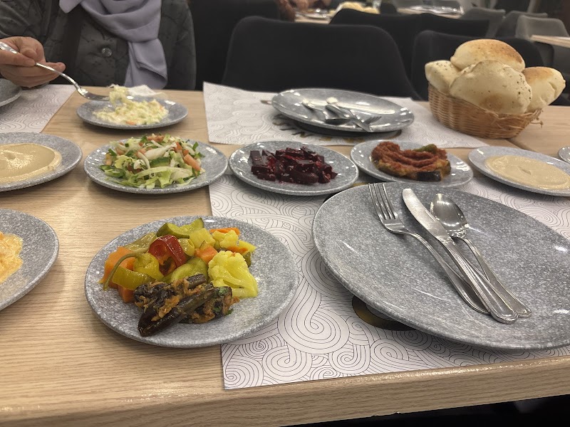 مطعم منيسي للمشويات والأسماك - Photo 3