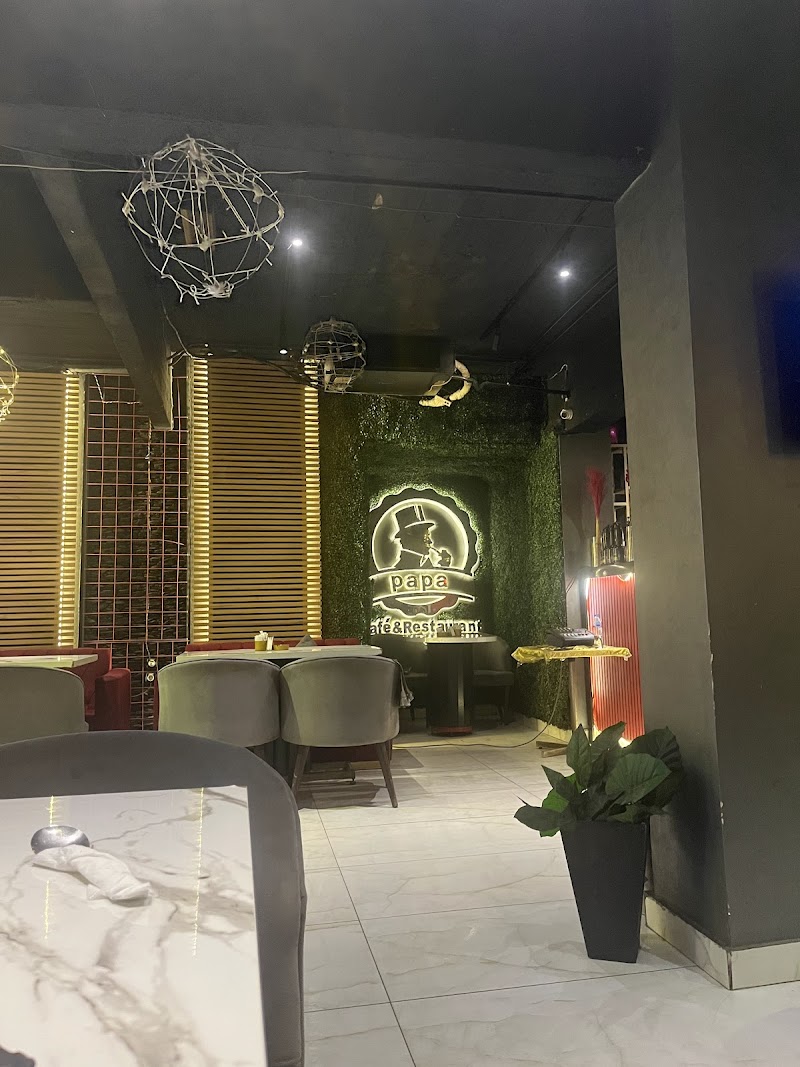 Papa Cafe & restaurant فرع المهندسين - صورة 3