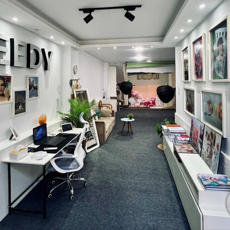 Hweedy Studio - Photo 2