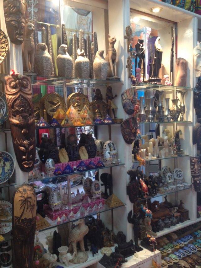 Anubis shop for souvenirs - صورة 2