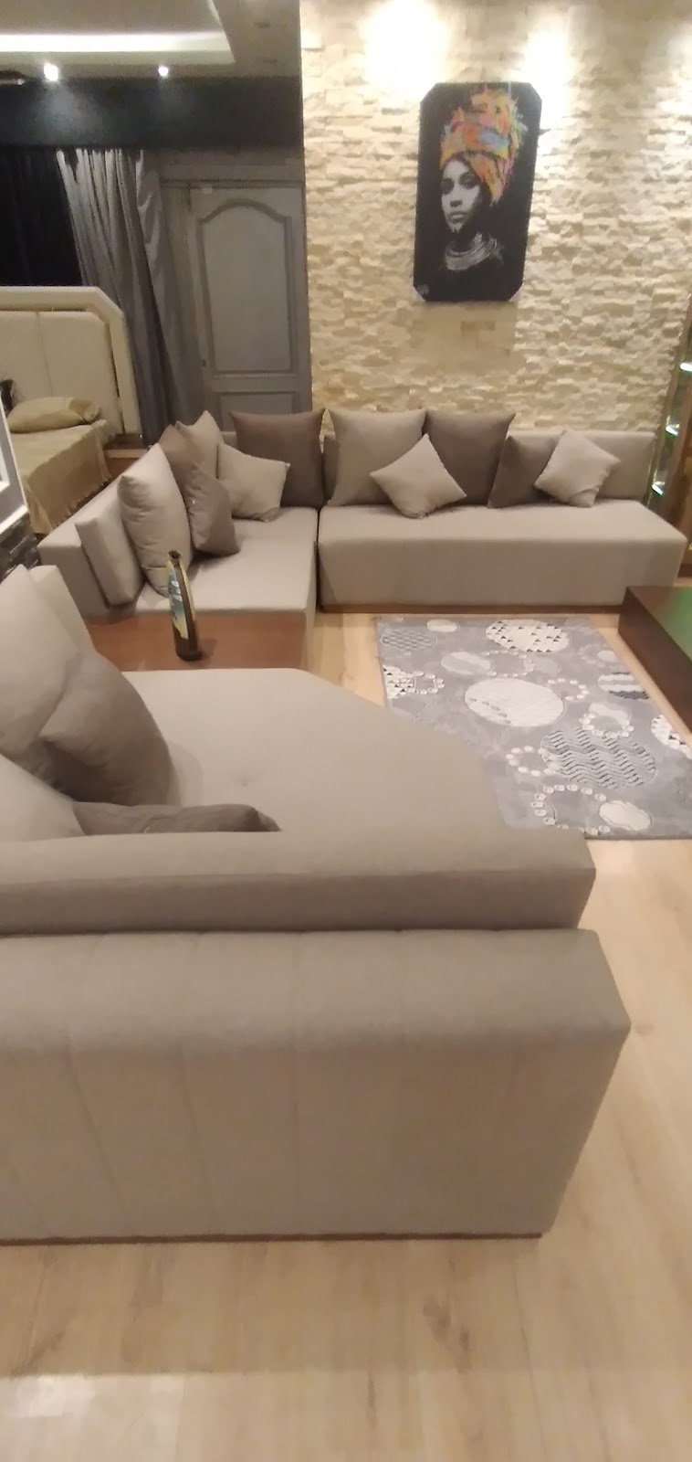 High Furniture - Photo 2