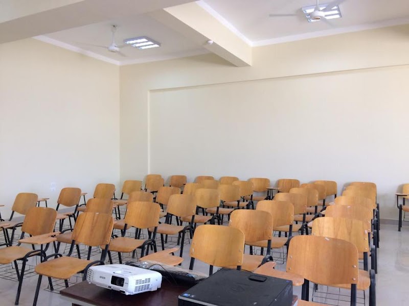 المعهد العالي لتكنولوجيا الإدارة و المعلومات - Photo 1
