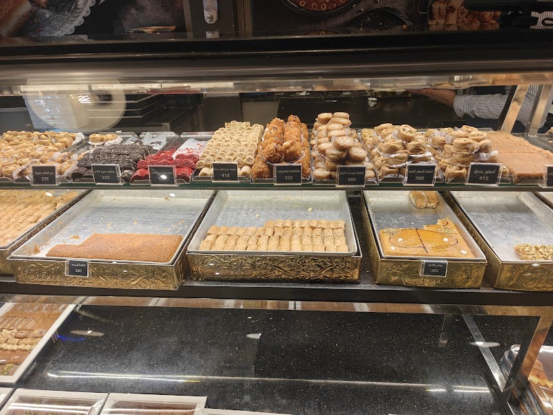 Etoile Confectionery - Photo 2