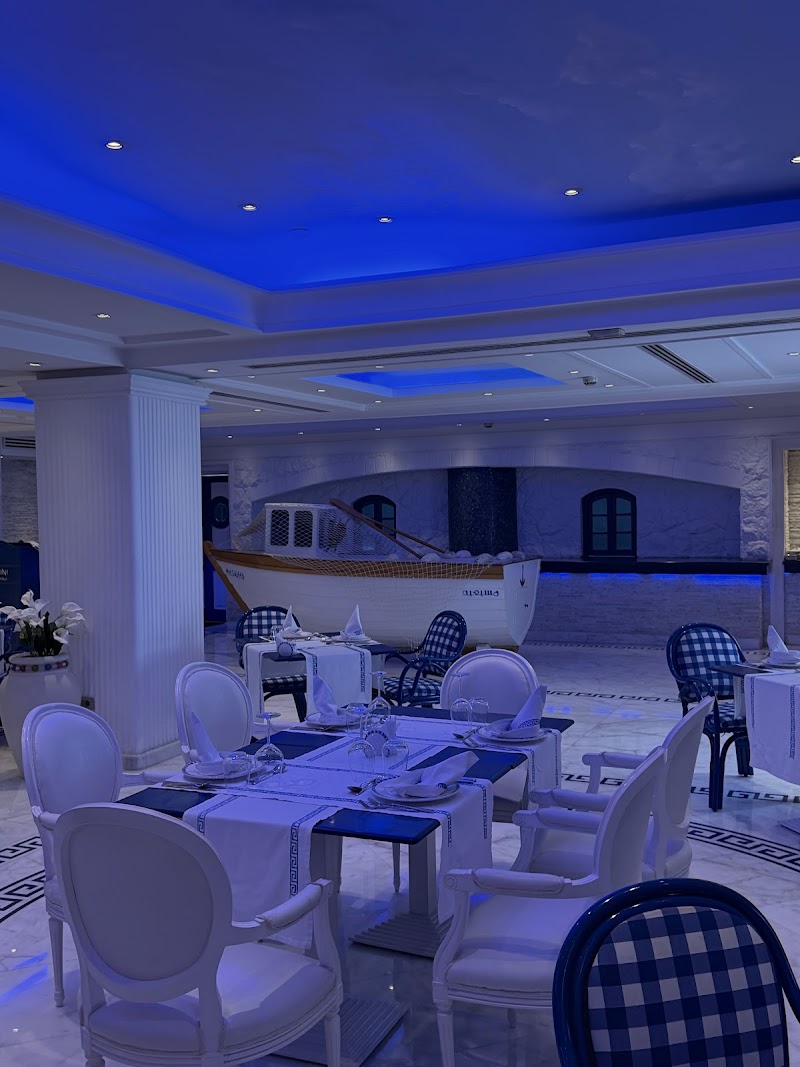 Santorini Greek Restaurant - Photo 3