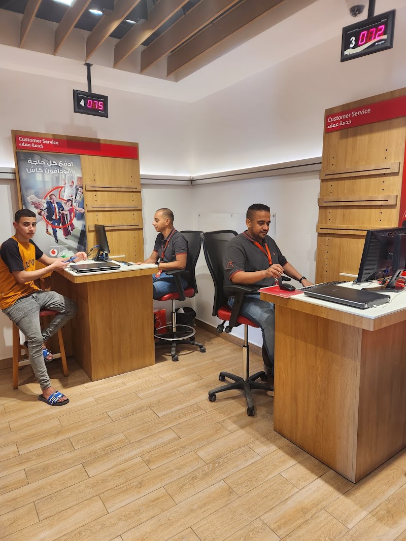 Vodafone aswan store - صورة 2