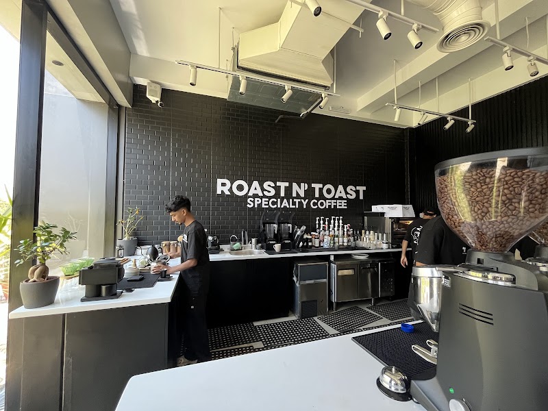 Roast N' Toast Specialty Coffee - صورة 3