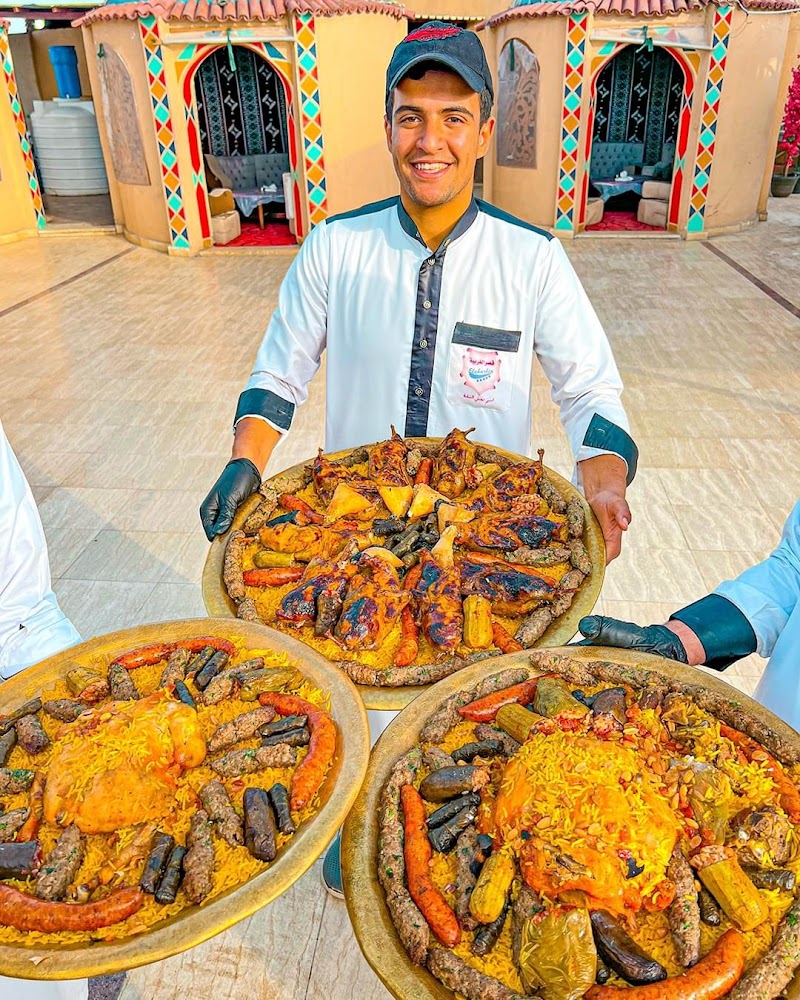 قصر الغربية للمشويات والمأكولات البدويه والاسماك - صورة 3