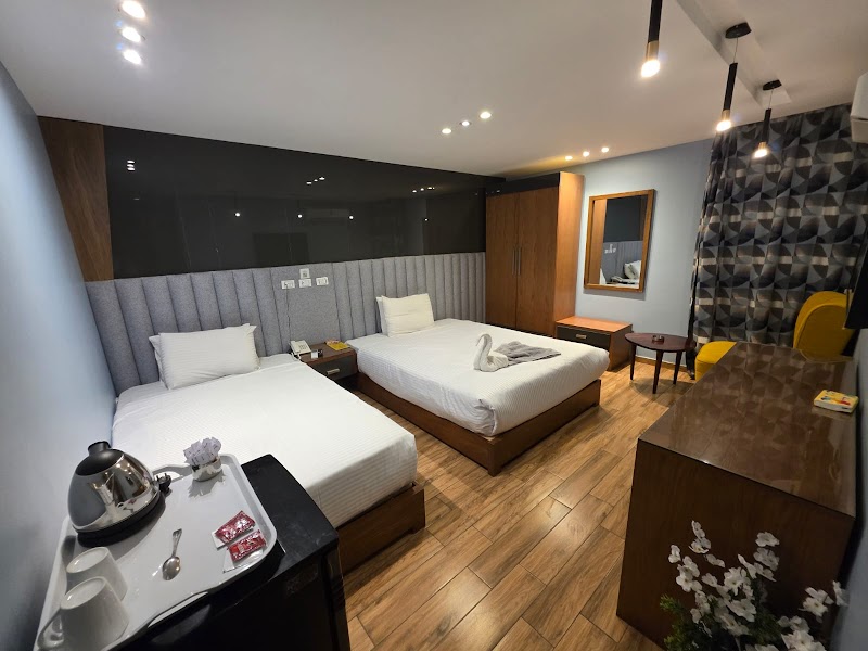 Royal Garden Hotel & Restaurant