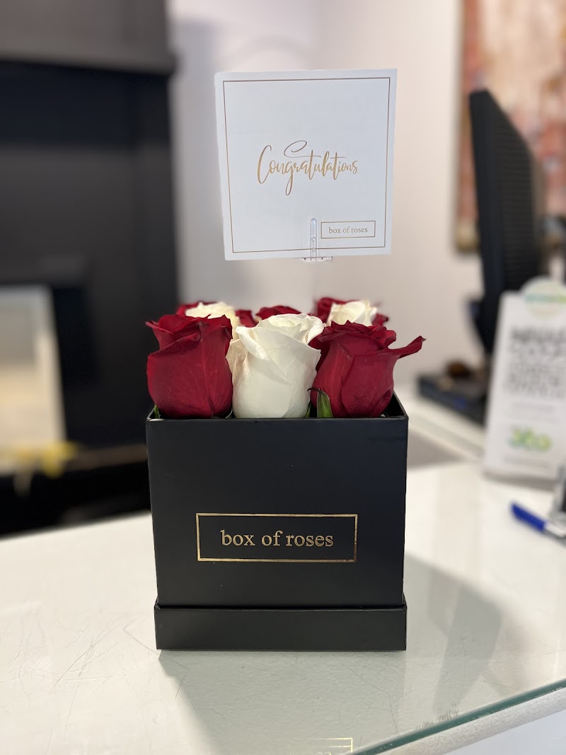 Box Of Roses - صورة 2