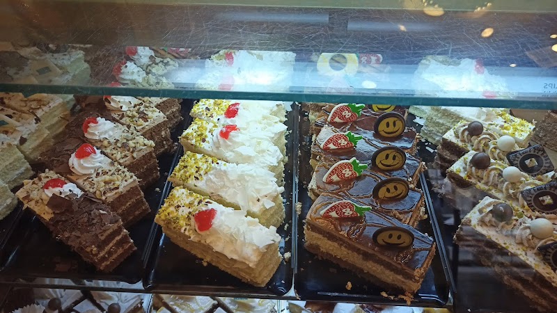 ابو الدهب للحلويات - Photo 1