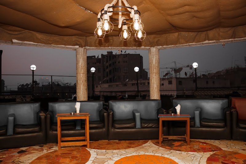 Up town cafe&Restaurant - صورة 3