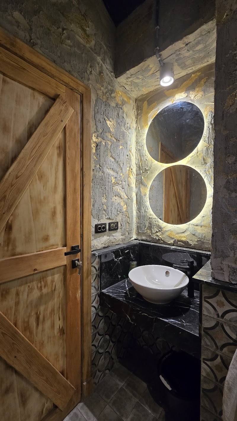 Eminence interiors by Omar Atta