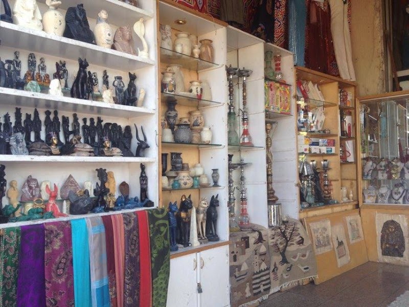 Anubis shop for souvenirs