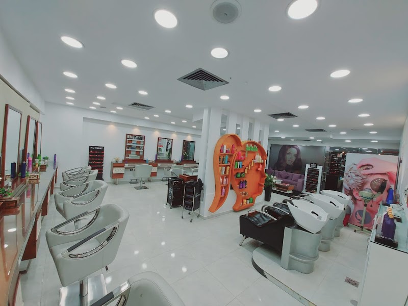 PLUSH Hair beauty salon - صورة 1