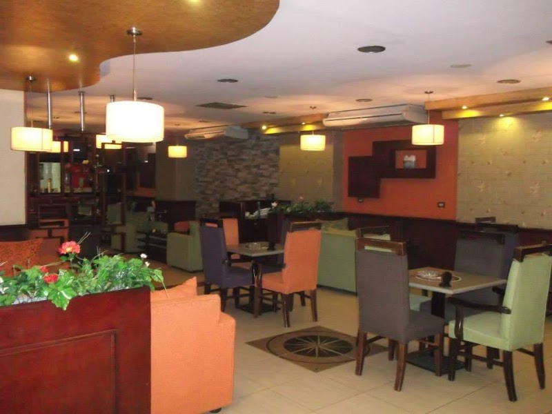 ADAM'S Cafe - صورة 2