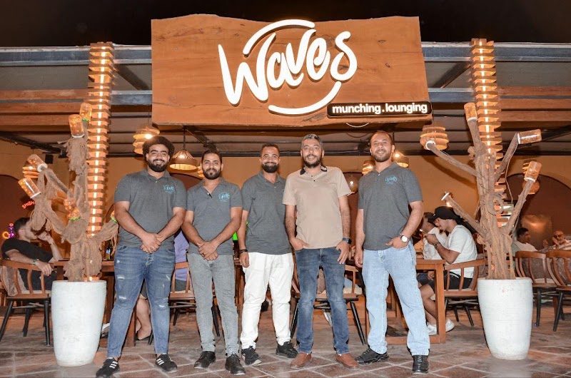 Waves Restaurant & Cafe - صورة 2