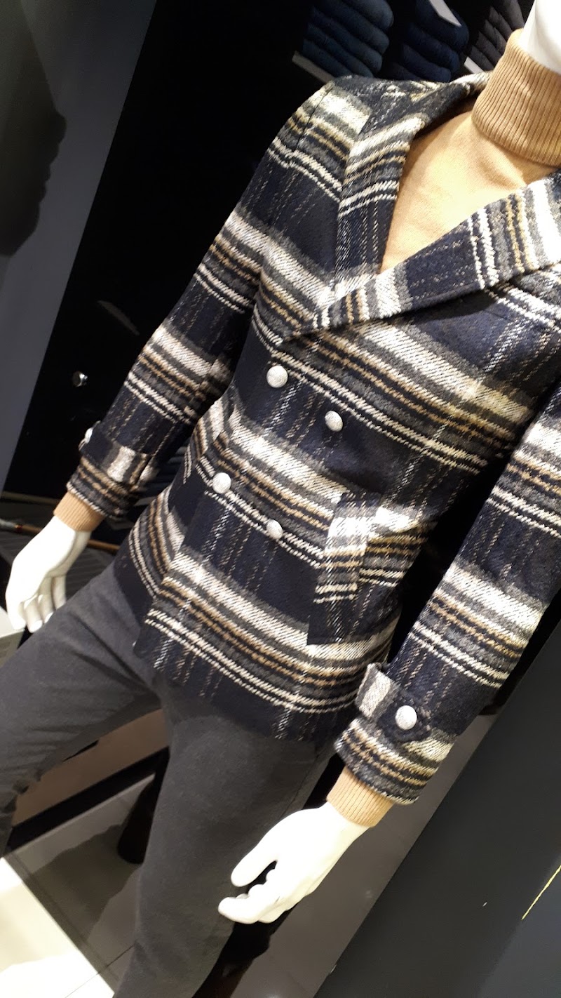 iQ.fashion - Photo 1