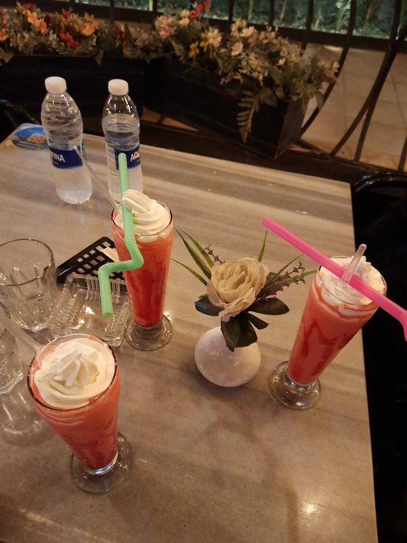 Solo Cafe and Restaurant