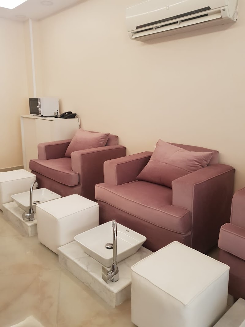 Revive Beauty Salon - Photo 3