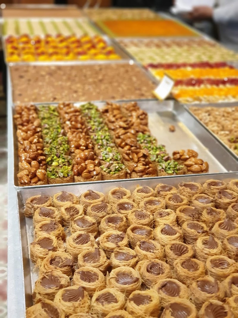 Al-Mayhob Dessert shop - Photo 2