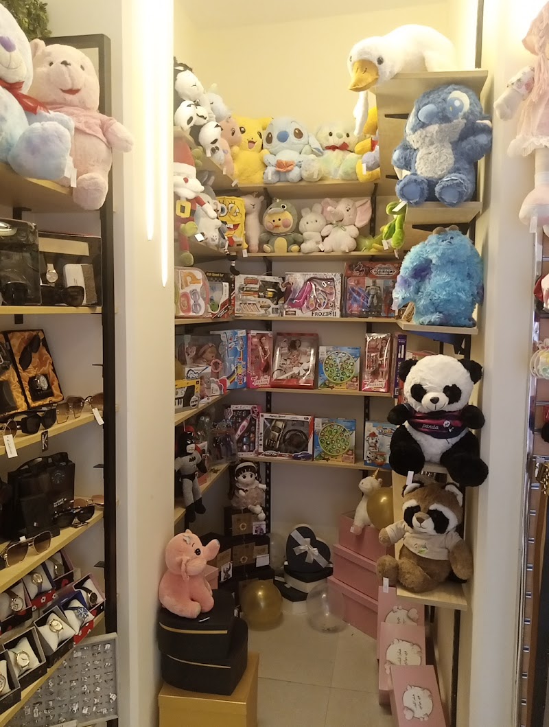 K M gifts