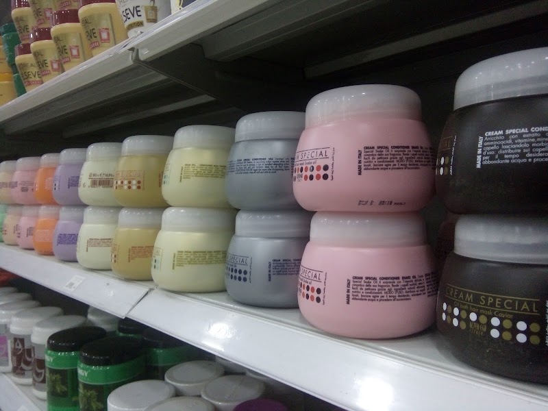 Beauty Salon & Spa - Photo 1