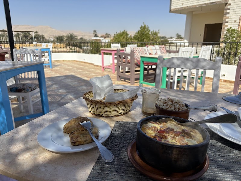 Sunflower Nile roof restaurant - صورة 3