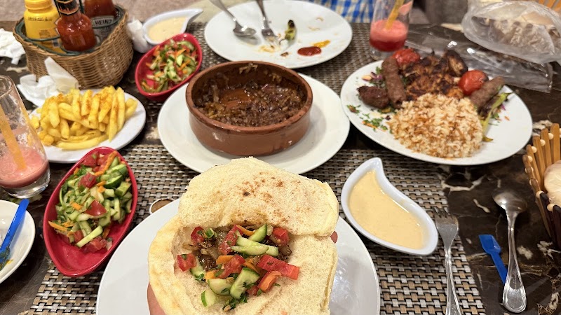 Grill House Restaurant & Cafe - صورة 2