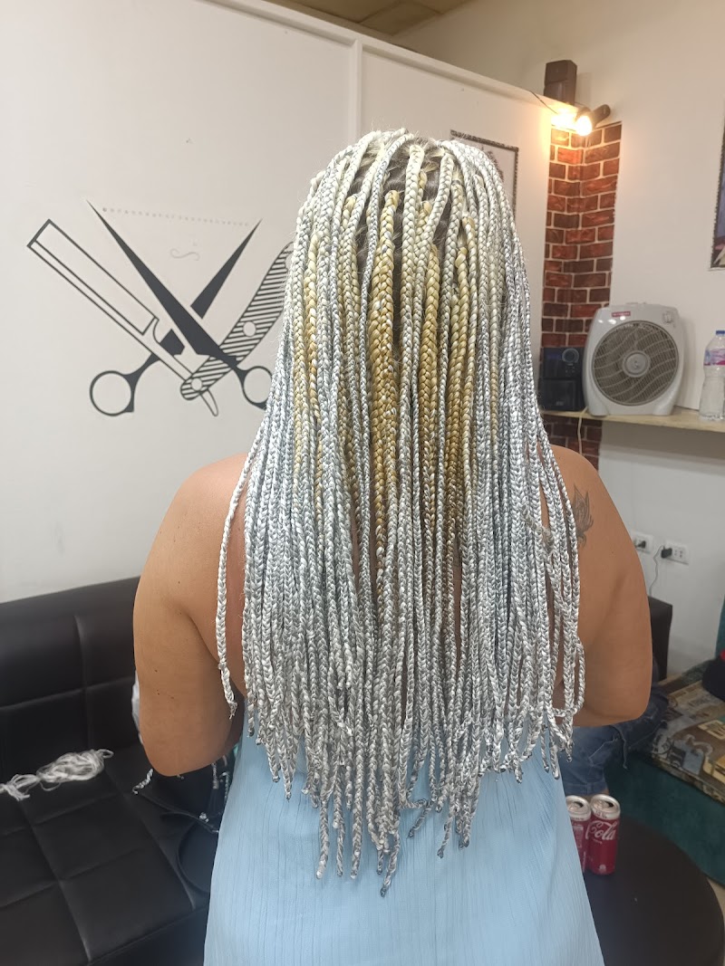 Barber Shop ( Legend Salon )for Men and women - صورة 2