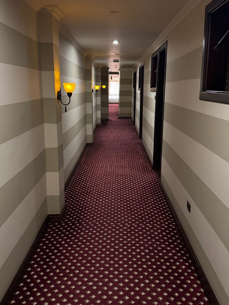Queen hotel - Photo 1