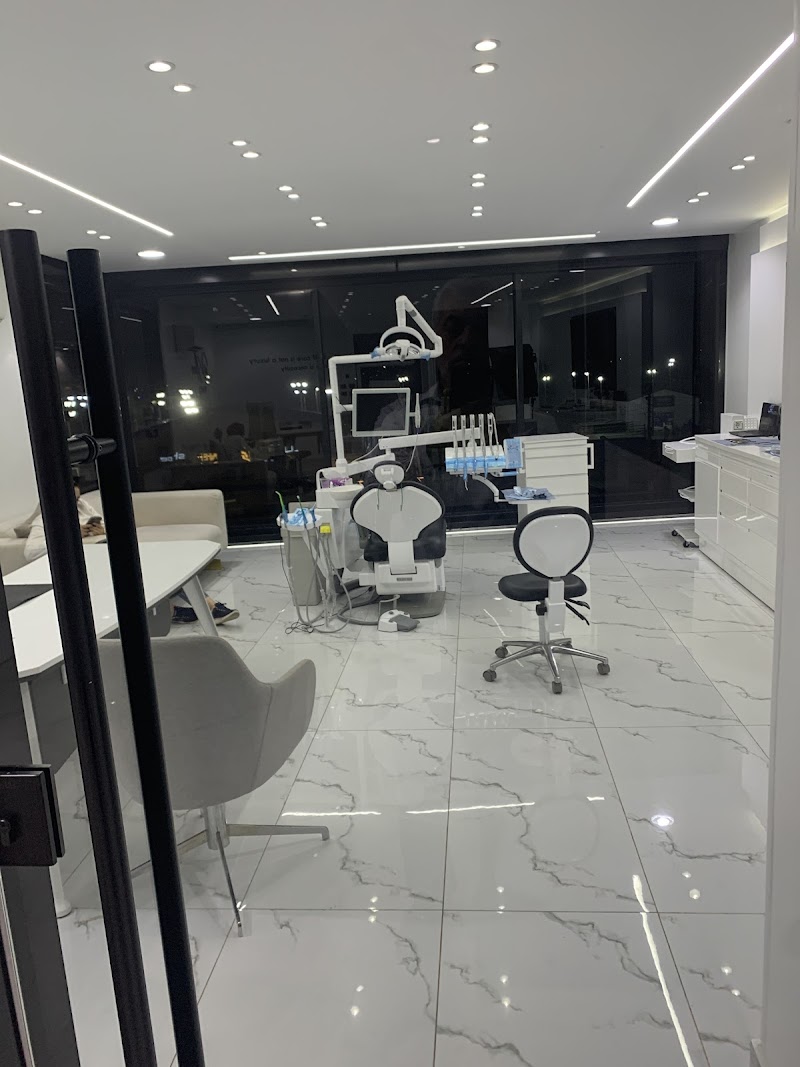 Dr.Ammar Dental Clinics - عيادات د.عمار لطب الأسنان