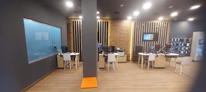 Orange - Photo 3