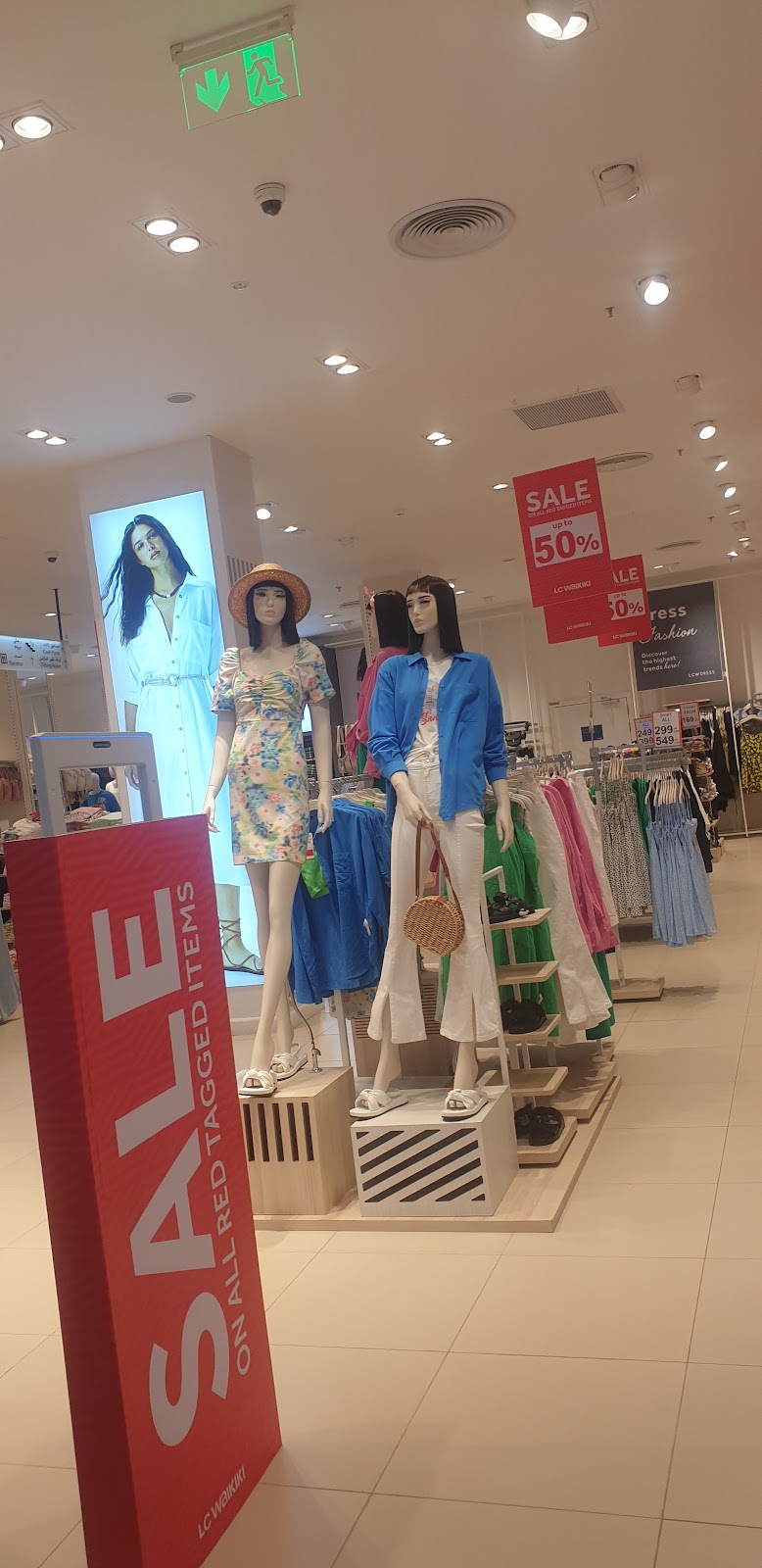 Space mall - Photo 3