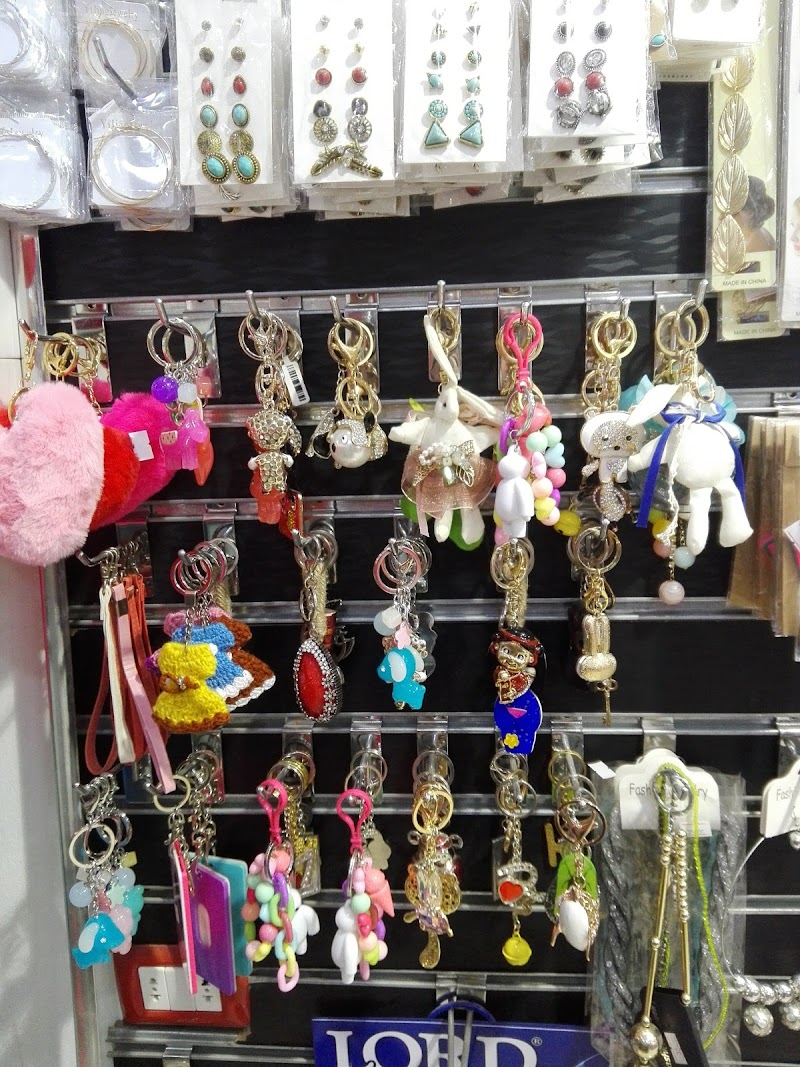 Snow White Accessories - Photo 1