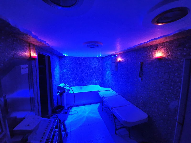 TOP GYM CENTER - Photo 3