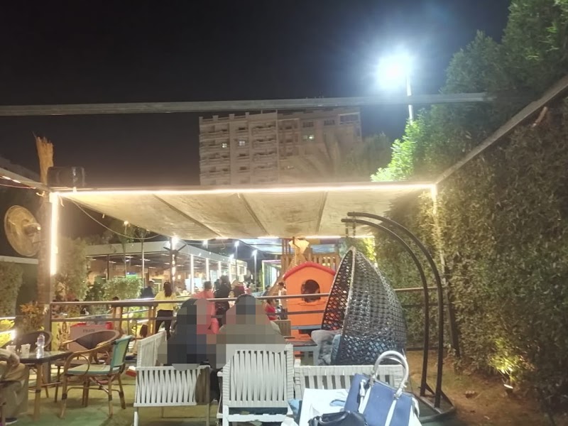 OASIS CAFE - Photo 1