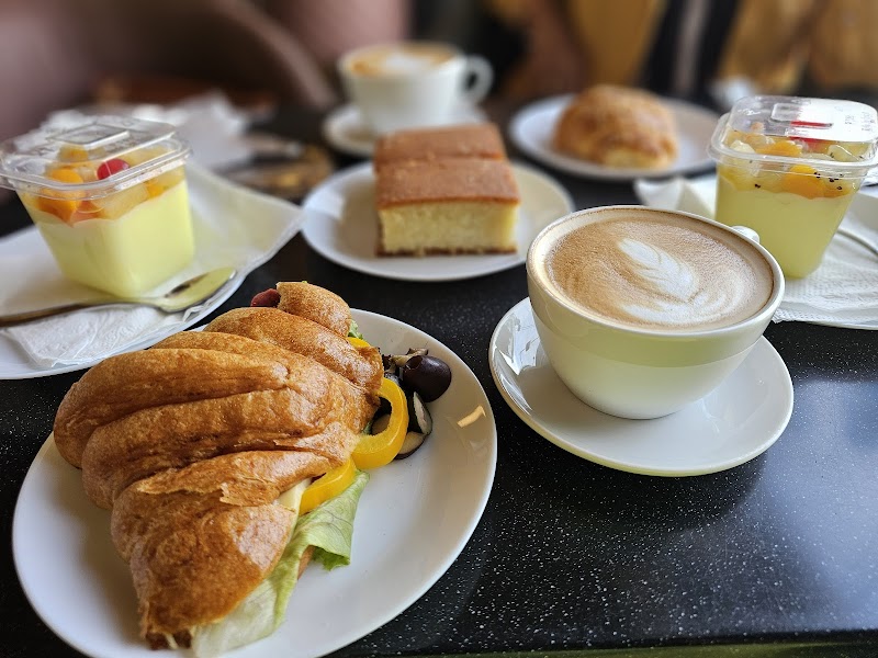 Elsuez Pastry & Cafe
