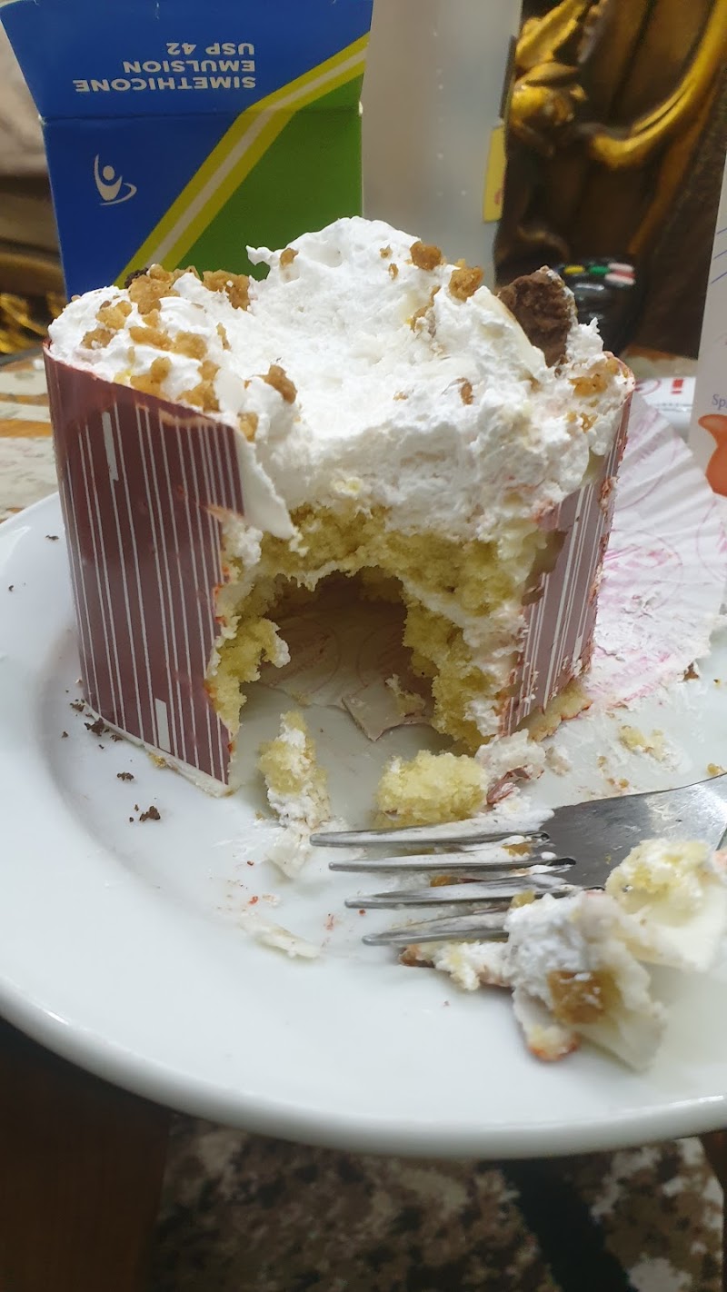 Lebanon Pastry - Photo 3