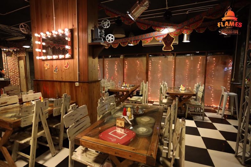 Flames Restaurant - صورة 2