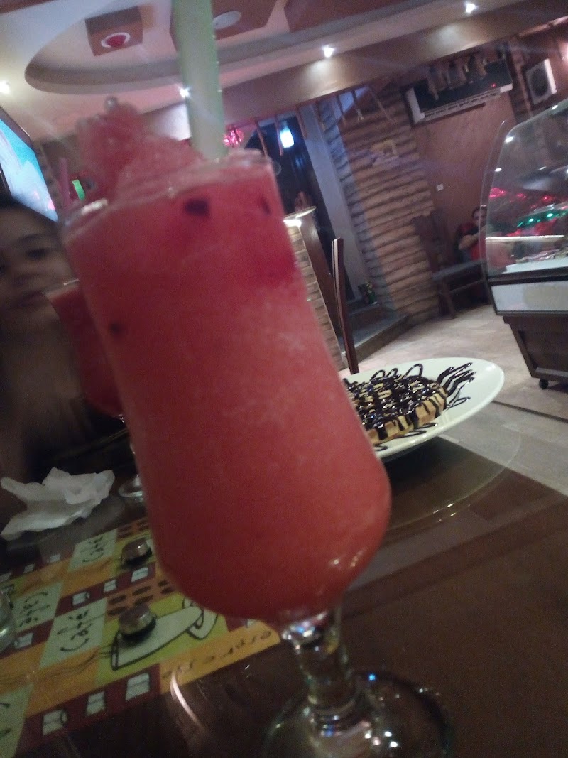 Roots Cafe - صورة 2