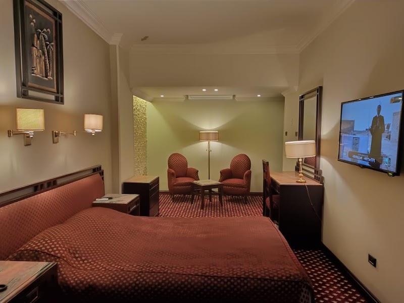 Queen hotel