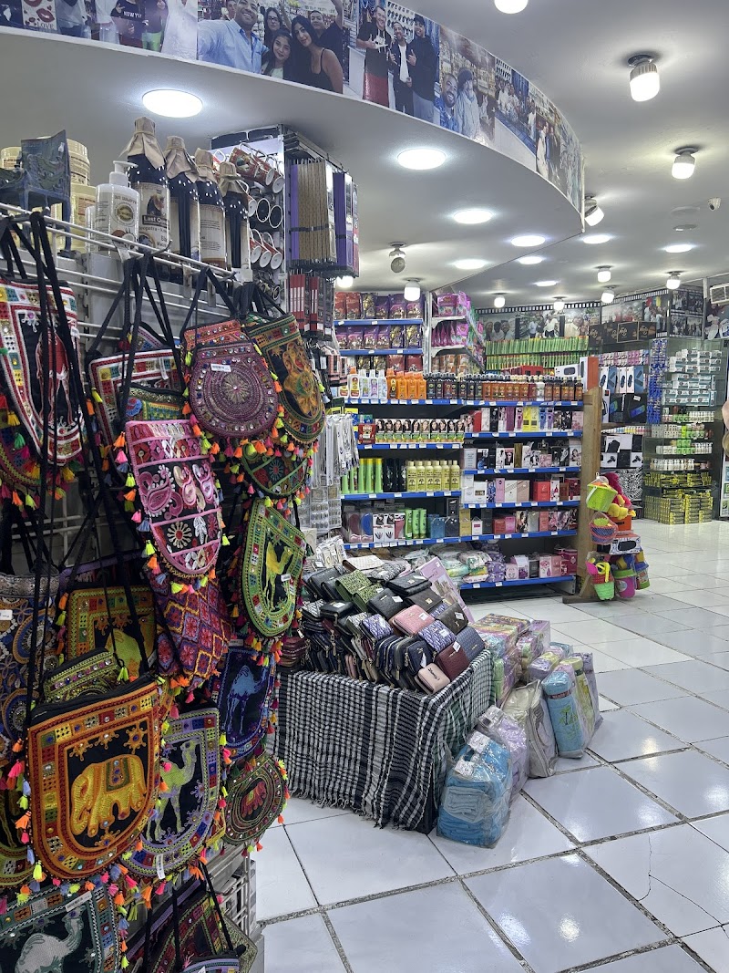 Egyptian Lionel Richie Supermarket - Photo 3