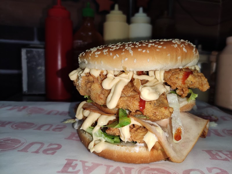 Famous Burger - Photo 3
