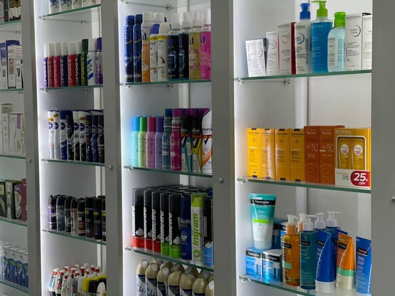 El Kornish Pharmacy صيدلية الكورنيش - Photo 2