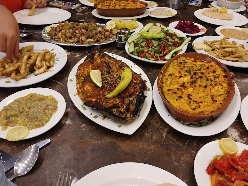 مطعم الاسطول للمأكولات البحرية