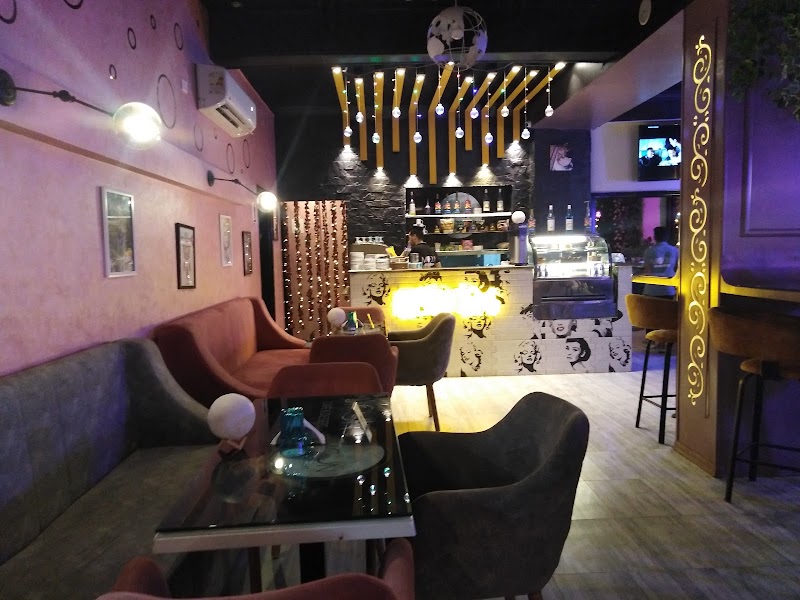 Moon café & Dessert