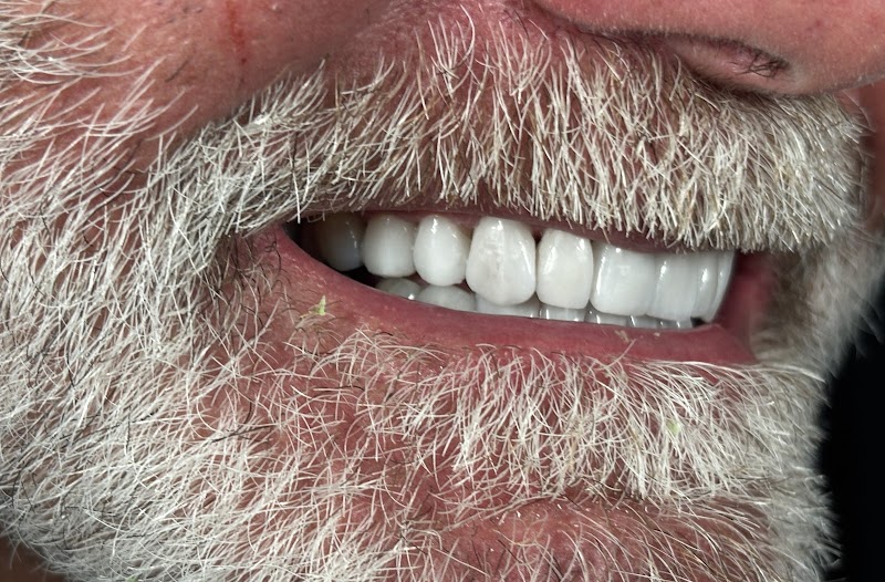 Royal Smile Dental Clinic / Dr Mikhail Makram