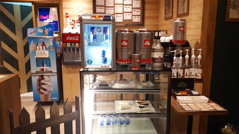 Foresta Café & Eatery - Photo 2
