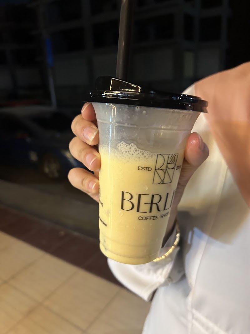 Berlin Coffee Shop 1 - صورة 2